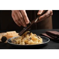 Kochkurs Berlin: Trüffel über Pasta reiben