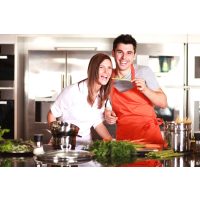 Paar-Kochkurs Stuttgart - Mann und Frau kochen zusammen