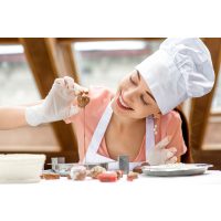 Pralinenkurs Dresden – Frau macht Pralinen