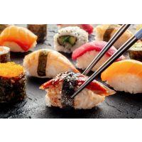 Sushi-Kurs Mannheim: Nigiri mit Stäbchen essen