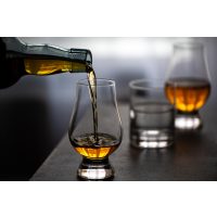 Whisky-Tasting Karlsruhe – Whisky einschenken