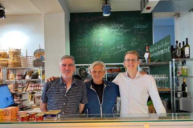 Weinseminar in Bielefeld – Frau und Mann trinken Wein