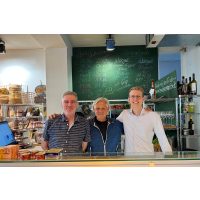Weinseminar in Bielefeld – Frau und Mann trinken Wein
