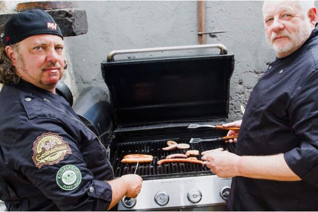 Wurstkurs bonn – Ihre Gastgeber am Grill
