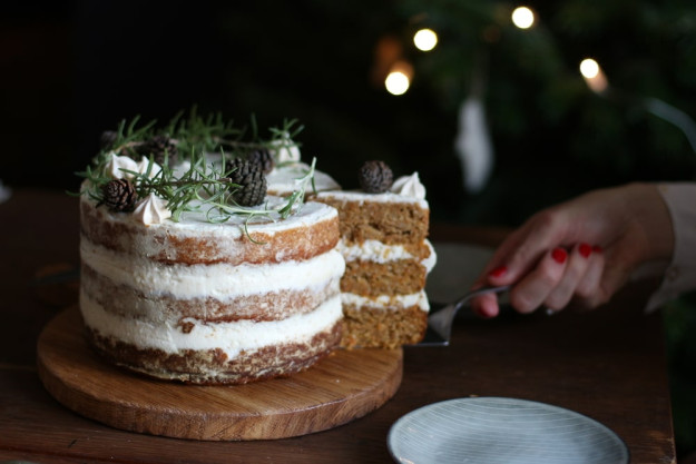 Tortenkurs Augsburg – Arbeit mit Creme und Kirschen