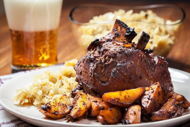 Bayerischer Grillkurs München – gegrillter Schweinebraten mit Bier