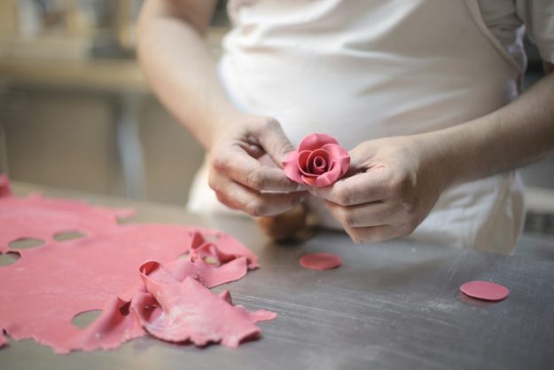 Tortenkurs Augsburg – Rose aus Fondant
