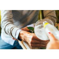 Gin-Tasting München – Tonic hinzugeben