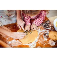 Kinder-Backkurs München: Plätzchen ausstechen