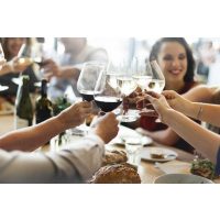 Wein-Tasting-Muenchen mit Freunden Wein genießen