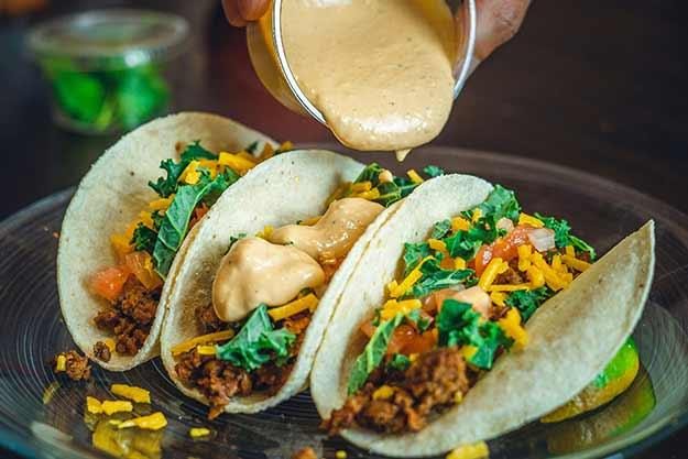 Fajitas mit BBQ Veggies, Guacamole