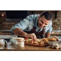 Veganer Kochkurs Berlin – glücklicher Koch