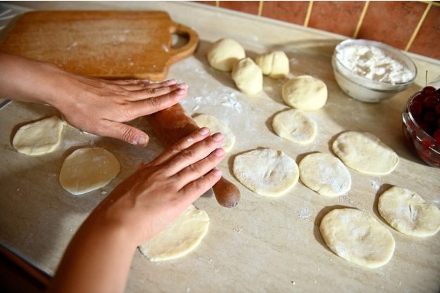 Kochkurs Würzburg – Quarkknödel formen und füllen