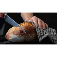 Backkurs Kitzingen: Brot anschneiden