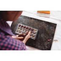 Pralinenkurs Würzburg – Pralinen in Form giessen