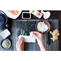 Sushi-Kurs Mannheim: Sushireis auf Noriblatt