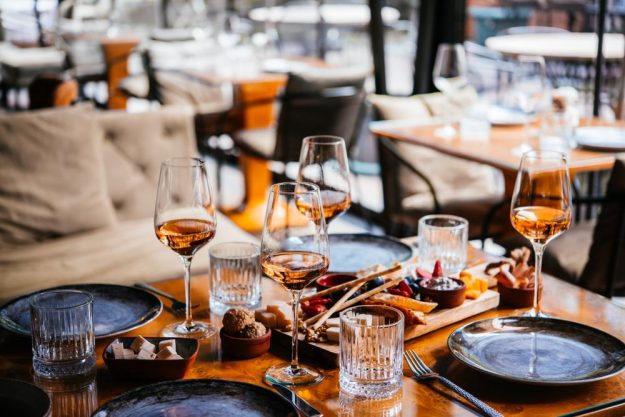 Italienisches Weinseminar Stuttgart – gedeckter Tisch