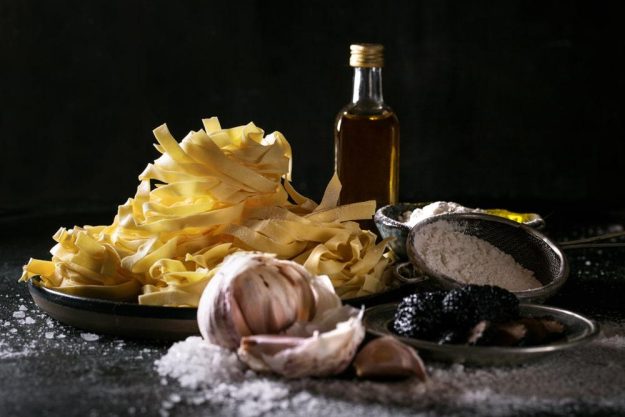 Kochkurs Berlin: Zutaten für feine Trüffelnudeln