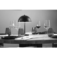 Weinseminar Hamburg – Seminar-Teilnehmerin mit Rotwein