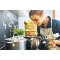 Österreich-Kochkurs Hamburg – Frau kocht