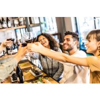 Weinprobe mit Sushi in München – zusammen Wein trinken