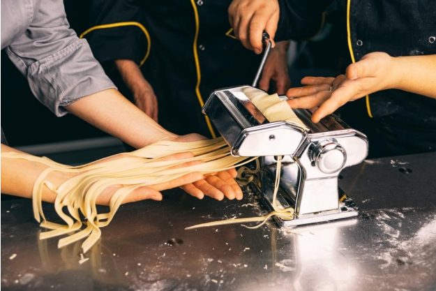 Frische Pasta selber machen - Nudelmaschine