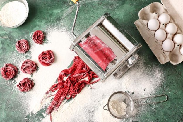 Frische Pasta selber machen - Rote Beete Ravioli