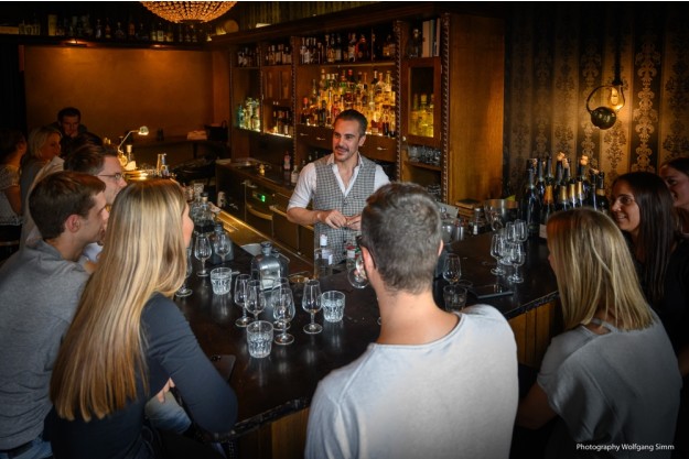 Cocktailkurs Freiburg - Barkeeper am Werk