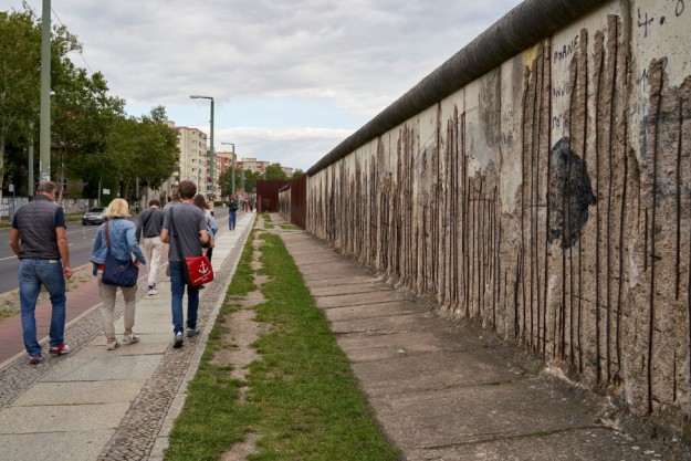 Mauer Tour – Schicksale, Liebesgeschichten und Helden