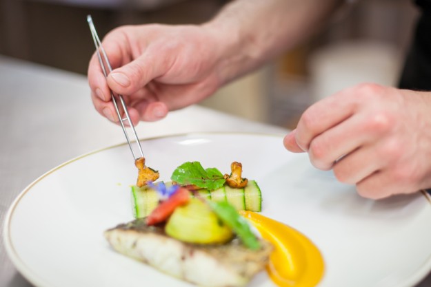 Teambuilding Kochkurs Stuttgart - künstlerisch Anrichten