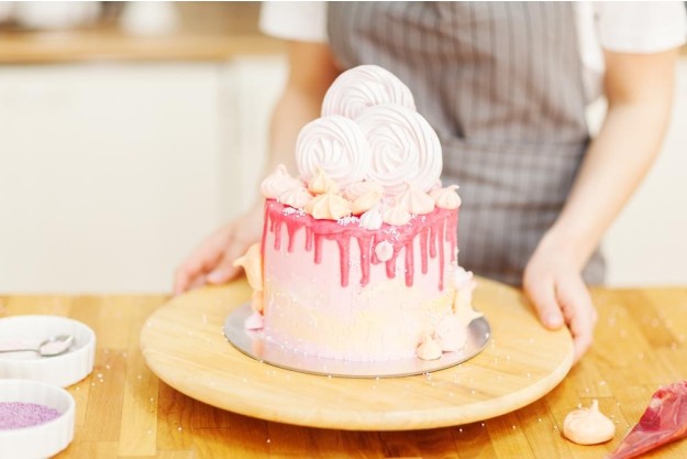 Torten-Kurs Essen – Drip Cake mit Eis