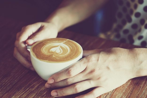 Barista-Kurs Berlin – Latte Art Herz 