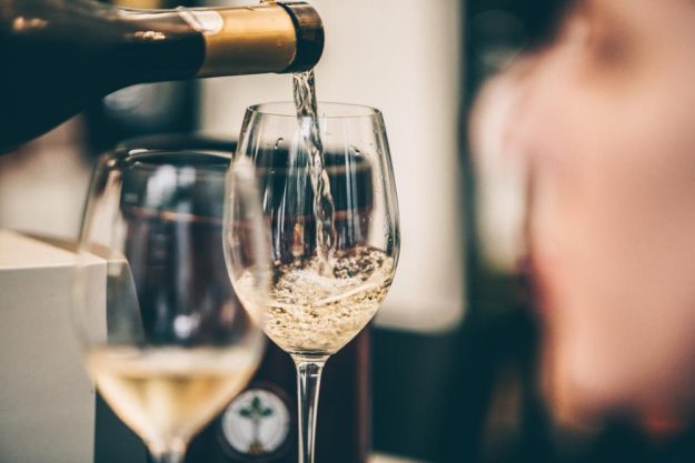 Champagner-Tasting Berlin – Champagner einschenken