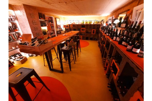 Der Tasting Table im WeinWohnZimmer
