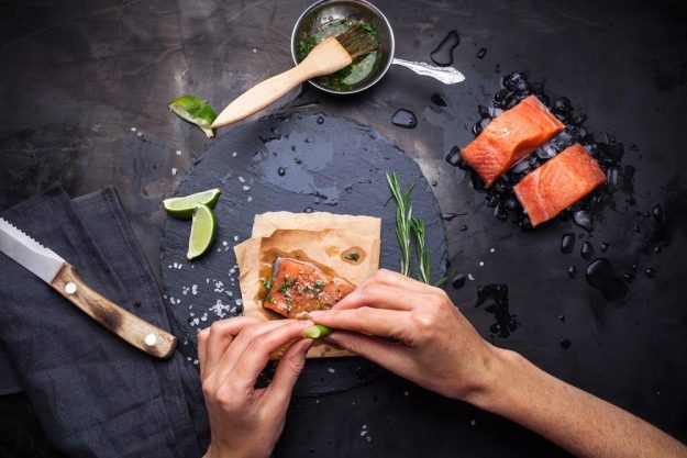 Fisch-Kochkurs Stuttgart: Lachs würzen und filetieren