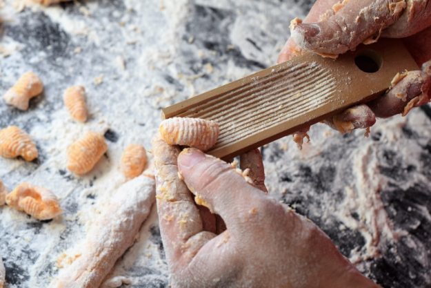 Italienischer-Kochkurs-Muenchen Gnocchi selbst formen