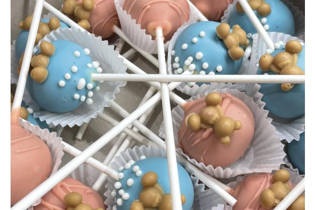 Kinder-Backkurs Mannheim: bunte Cakepops