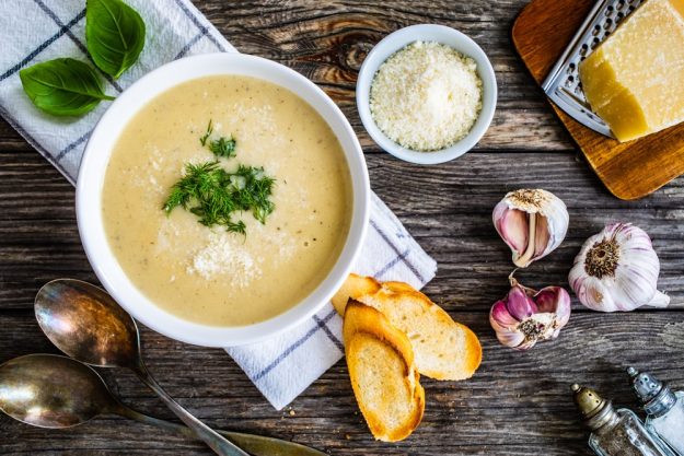 Kochkurs Herten – cremige Suppe mit Knoblauch und Parmesan
