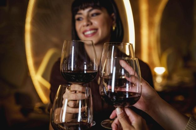 Krimidinner Augsburg – Wein trinken