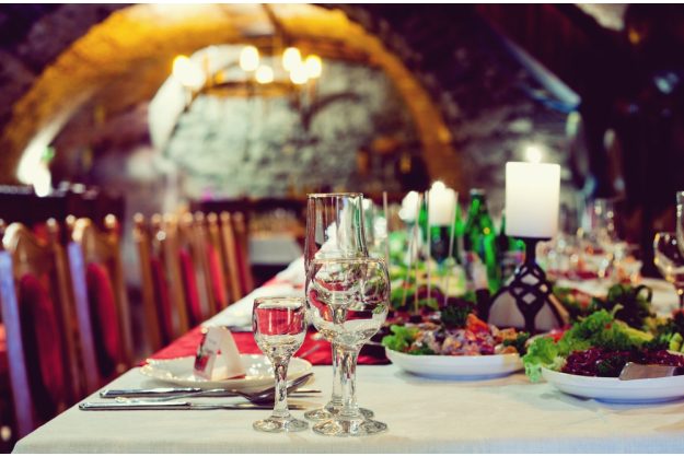 Kulinarische Stadtführung Berlin – Dinner im Gewölbekeller