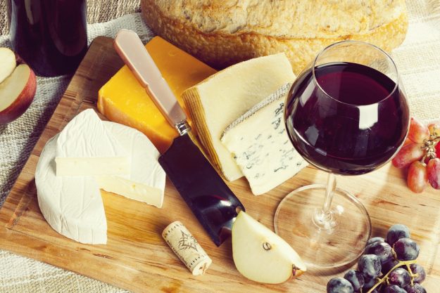 Kulinarische Stadtführung Erlangen – Käseplatte und Wein 