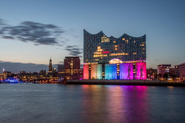 Kulinarische Stadtführung Hamburg – Elbphilharmonie bei Nacht