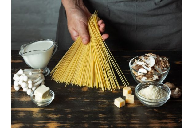 Männer-Kochkurs Düsseldorf – Spaghetti in der Hand