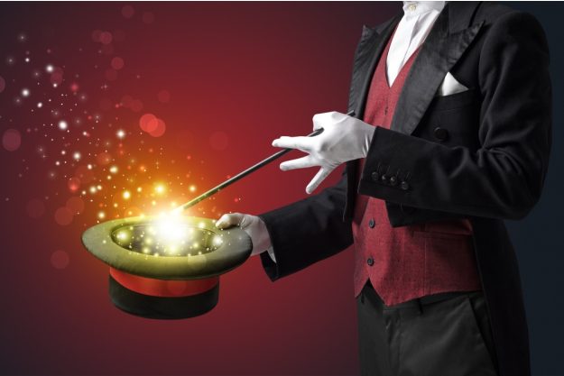 Magicdinner-Muenchen-Magier-zaubert