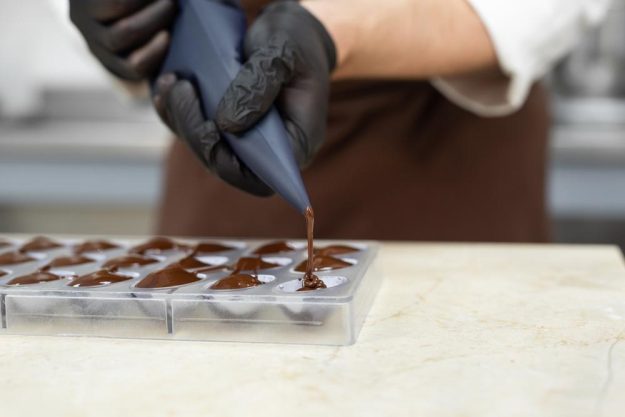 Pralinenkurs München – Pralinen giessen