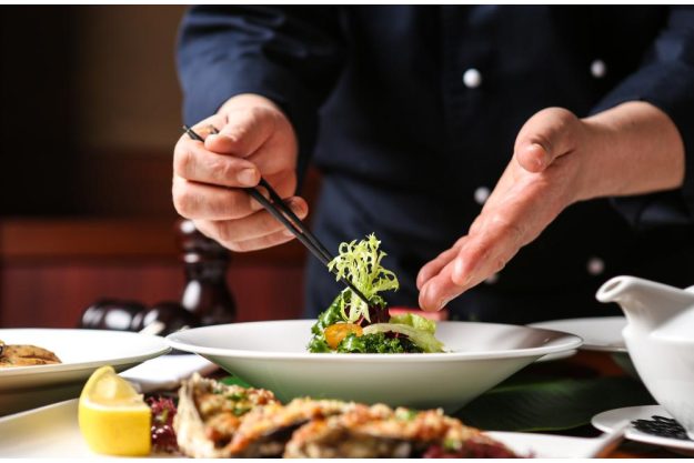 Sternekochkurs Herten – Salat anrichten