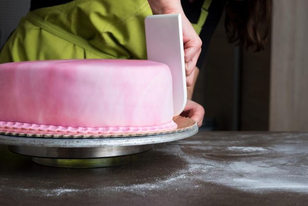 Torten-Kurs Essen – Fondant glätten