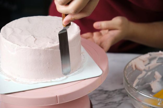 Torten-Kurs Essen – Torte einstreichen