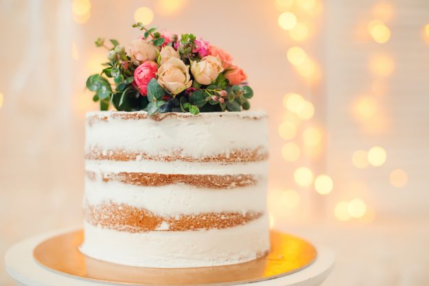 Torten-Kurs Frankfurt – hübscher Naked Cake mit Blumen