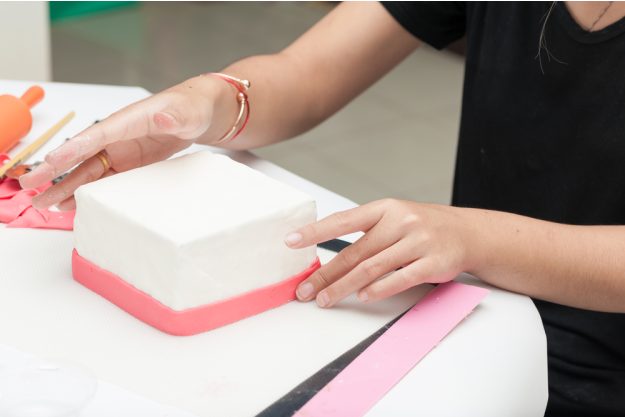 Tortendekorations-Kurs Berlin-Mahlow – eckige Torte